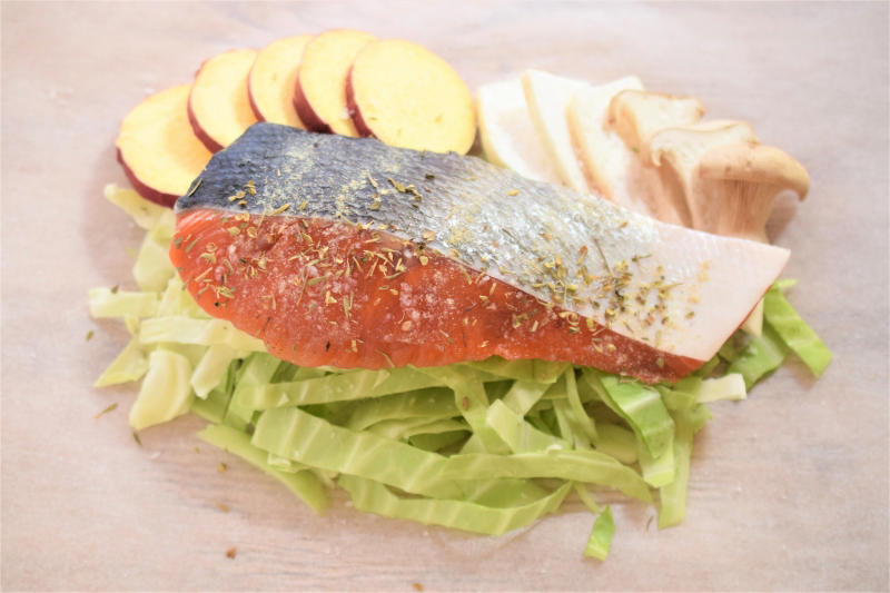 チキンと秋野菜のオーブン焼き, ささ身と秋野菜のゴマみそ炒め, 秋鮭と野菜の包み蒸し 柑橘添え, ごはんがすすむ 里芋と鶏肉のシンプル煮, チンゲンサイのおかかがけ, 大量消費にも！ なすとかぼちゃの焼き浸し