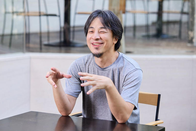 プログラミングスクール出身の優秀な人には会ったことがない, コードが書けることより「何を作るか」のほうが大切, 長時間集中できる人は将来的に成果を上げやすい, プログラミング学習で養うのは現実でも使える「思考力」, AIの進歩は日進月歩。使わない選択肢はない