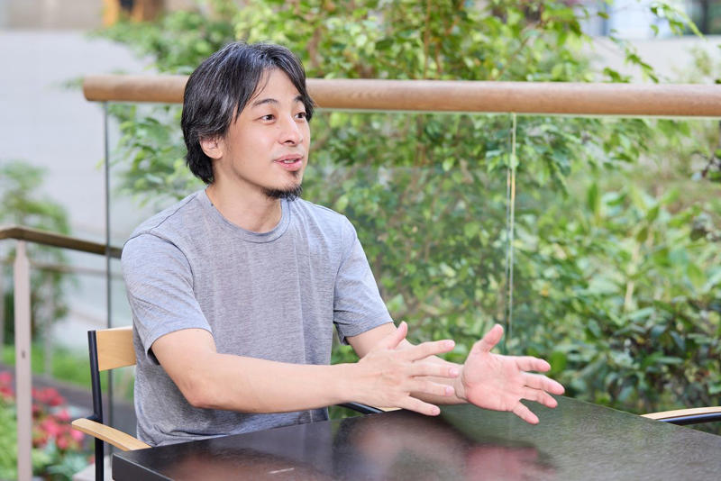 プログラミングスクール出身の優秀な人には会ったことがない, コードが書けることより「何を作るか」のほうが大切, 長時間集中できる人は将来的に成果を上げやすい, プログラミング学習で養うのは現実でも使える「思考力」, AIの進歩は日進月歩。使わない選択肢はない