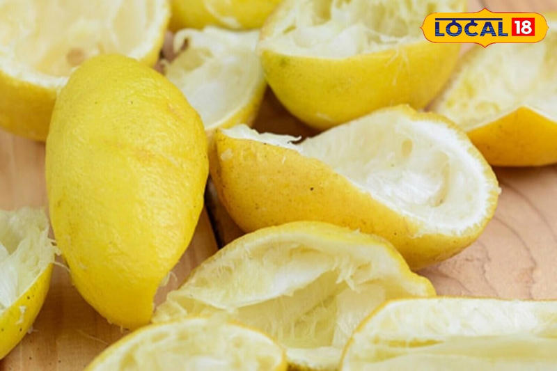 Lemon peel is a hidden kitchen treasure. Grate it into salads, baked goods, or dressings to add a fresh, tangy twist. Even simple dishes turn extraordinary with it.