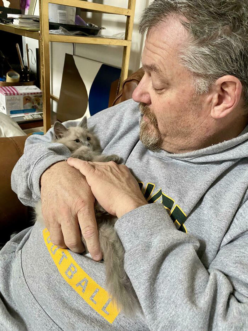 #27 That Was Quick For The Guy Who Said He Wasn’t A Cat Person And Has Not Ever Liked Them #11 "I Will Not Be Raising That Dog" ;), #21 My Dad And His Grandcat, #23 He Still Calls Him "Stupid Cat", #25 Dad Didn’t Want Kissems. Naturally, Kissems Loves Dad The Most, #37 My Dad Regularly Sends Me Messages Like This, #39 My Dad: I Want Nothing To Do With That Pile Of Hair, #41 My Dad-Who-Did-Not-Want-Pets Comforting A Scared Pup On His First Vet Trip, #43 Um Can We Get Some Privacy Please?