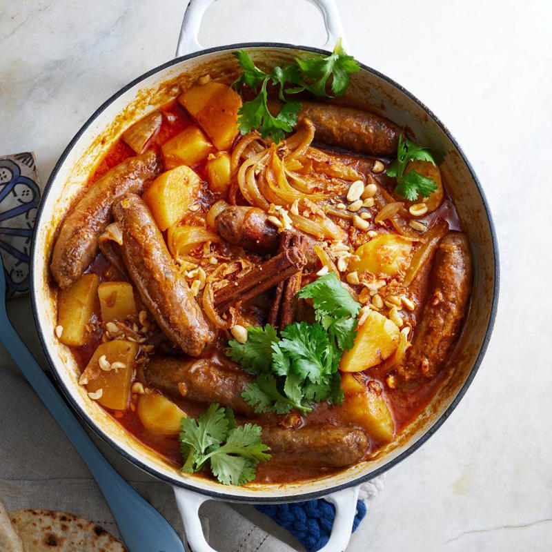 Old fashioned curried sausages , Pressure cooker lamb shanks curry , Julie Goodwin’s Cape Malay curry chicken , Beef curry pie , Julie Goodwin’s braised lamb chops in a sweet curry sauce , Yellow chicken curry , Roasted cauliflower and chickpea coconut curry , Slow-cooker massaman beef curry , Roasted rice and pumpkin curry , African-inspired kuku paka chicken curry , Yellow curry chicken cottage pie , Slow cooker chickpea and sweet potato curry , Thai fish curry , Slow-cooker cashew and cauliflower curry , Beef curry with coconut rice , Sri Lankan potato and pea curry , Slow-cooker pork and lemongrass curry , Lamb korma meatball curry , Vegetarian Thai yellow curry , Slow-cooker red pork curry , Pumpkin and cauliflower yellow curry , Summer prawn curry , Red dhal with coconut curry , Red tofu curry , Dhal curry with chutney yoghurt , Peri peri coconut chicken curry , Pea and potato curry , Lamb, kumara and almond curry , Coconut curried beef , Red pork with lychee curry , Split pea and capsicum curry , Cauliflower and green pea curry , Beef panang curry , South African bean curry , Afghani lamb and spinach curry , Japanese pumpkin curry