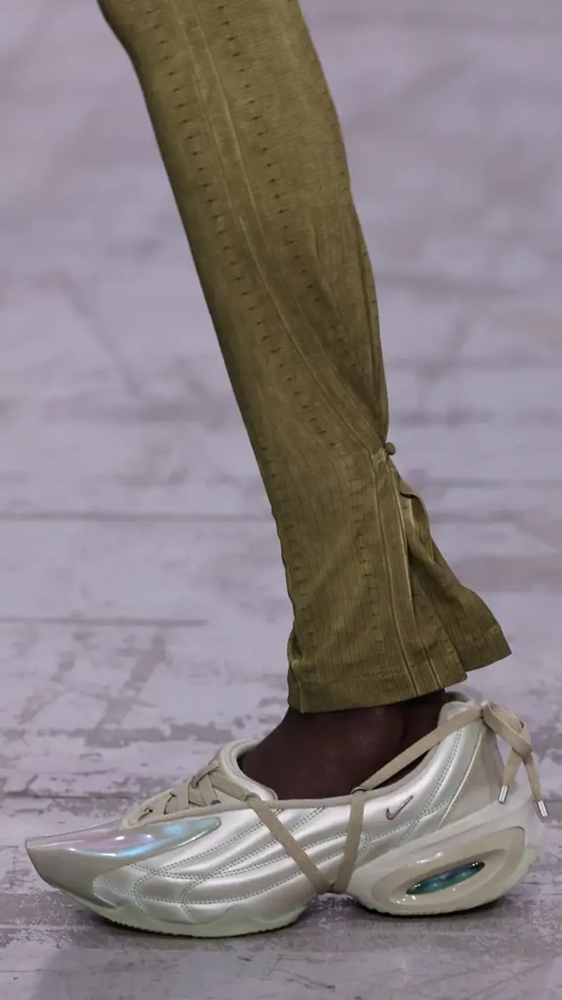 Fendi: Pixel Play, Jil Sander: What Lies Beneath , Knwls: Club Kinetics, Loro Piana: Soft Power , Etro: Boho Futurism , Prada: A New Uniform , Max Mara: Modern Rococo , Emporio Armani: Returns 