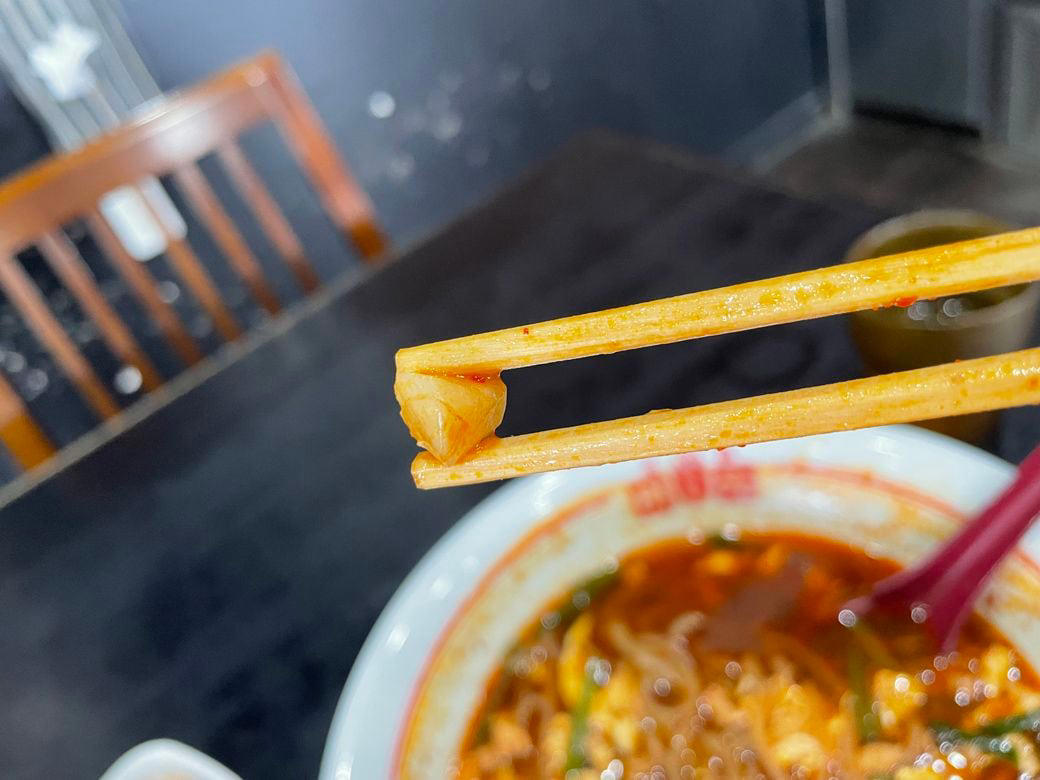 宮崎の新名物「辛麺」, 麺の種類や辛さを選んで理想の一杯を, もうもうと上がる湯気とともに辛麺登場, ホクホクとした食感が楽しめる粗みじんのにんにく, もっと宮崎の味を楽しみたい方へ