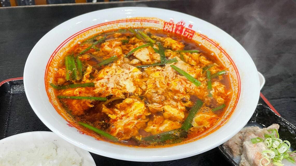 宮崎の新名物「辛麺」, 麺の種類や辛さを選んで理想の一杯を, もうもうと上がる湯気とともに辛麺登場, ホクホクとした食感が楽しめる粗みじんのにんにく, もっと宮崎の味を楽しみたい方へ