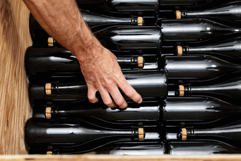 What is traditional-method sparkling wine?, Why is Oregon one of the best places to produce sparkling wine?, The sparkling start in Oregon , Oregon’s bubbly future