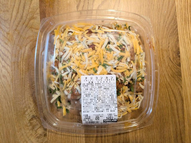 「スタミナ丼の具」コク甘で白飯仕様、焼くだけ主役, 「チリコンカン」豆は脇役、肉で食べさせる一皿, 「マンゴークランチヨーグルトケーキ」果実とアーモンドの層を味わう, 「角煮大根」厚切り豚バラの和食惣菜, 「丸型ピザ ジャーマンポテト」ジャンクさ漂う新種, 「シーザーサラダ」ビッグサイズにリニューアル復活