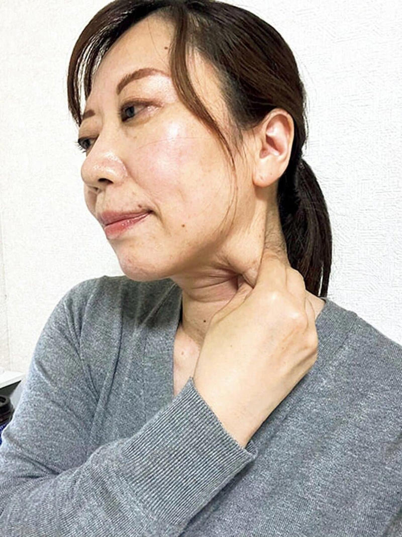 胸鎖乳突筋がこっていると、老け見え・体の不調の原因に, 胸鎖乳突筋の「基本のほぐし方」4つ, 1日1分でOK！「胸鎖乳突筋ほぐし」はココに効く！, 「胸鎖乳突筋ほぐし」を1週間チャレンジ, 肩・首コリがひどくよく眠れない日も…