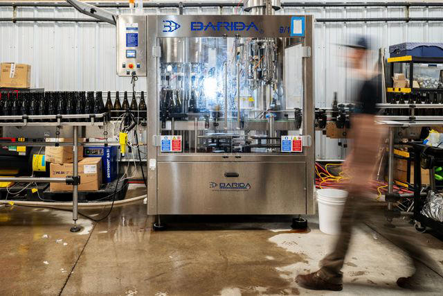 What is traditional-method sparkling wine?, Why is Oregon one of the best places to produce sparkling wine?, The sparkling start in Oregon , Oregon’s bubbly future