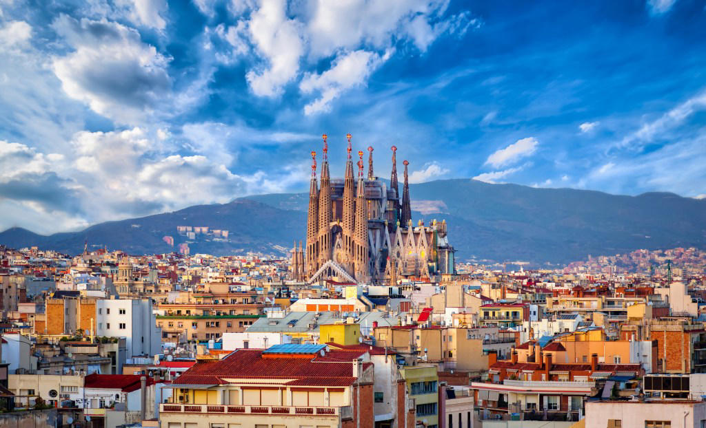 New travel rules for Spain — what UK tourists need to know What is the entry and exit EES system?, How does the EES system work in the EU?, Will ESS checks happen in the UK?, When does the EES start?, What countries will use the new EU entry and exit system?, Who is exempt from the EU entry and exit system?, Why was the EES launch delayed?, What countries already use biometric border controls?