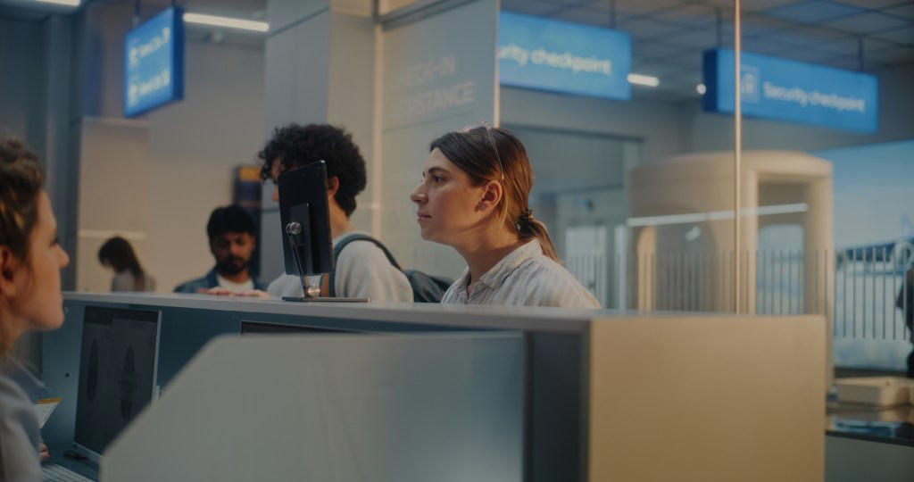 When does the EES start? What is the entry and exit EES system?, How does the EES system work in the EU?, Will ESS checks happen in the UK?, When does the EES start?, What countries will use the new EU entry and exit system?, Who is exempt from the EU entry and exit system?, Why was the EES launch delayed?, What countries already use biometric border controls?