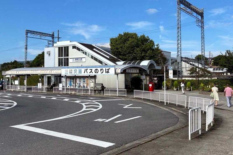 閉鎖百貨店が映す現実, 人口増加率日本一のけん引役に, 南地区は限界集落寸前の高齢化率45.6%, 住宅団地と人口減の影, 住民と地元企業の板挟み, 名張市は財政再生団体転落の危機
