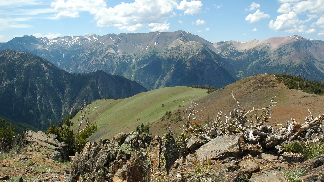 Coastal Retreats, Mountain Escapes, High Desert Adventures, Tranquil Lakes and Rivers, Charming Small Towns