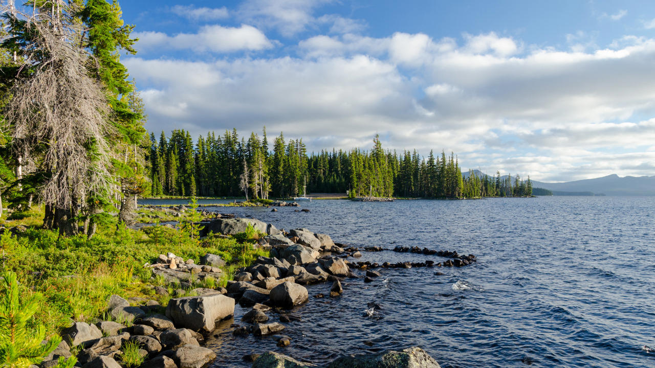 Coastal Retreats, Mountain Escapes, High Desert Adventures, Tranquil Lakes and Rivers, Charming Small Towns