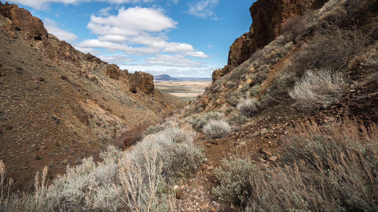 Coastal Retreats, Mountain Escapes, High Desert Adventures, Tranquil Lakes and Rivers, Charming Small Towns