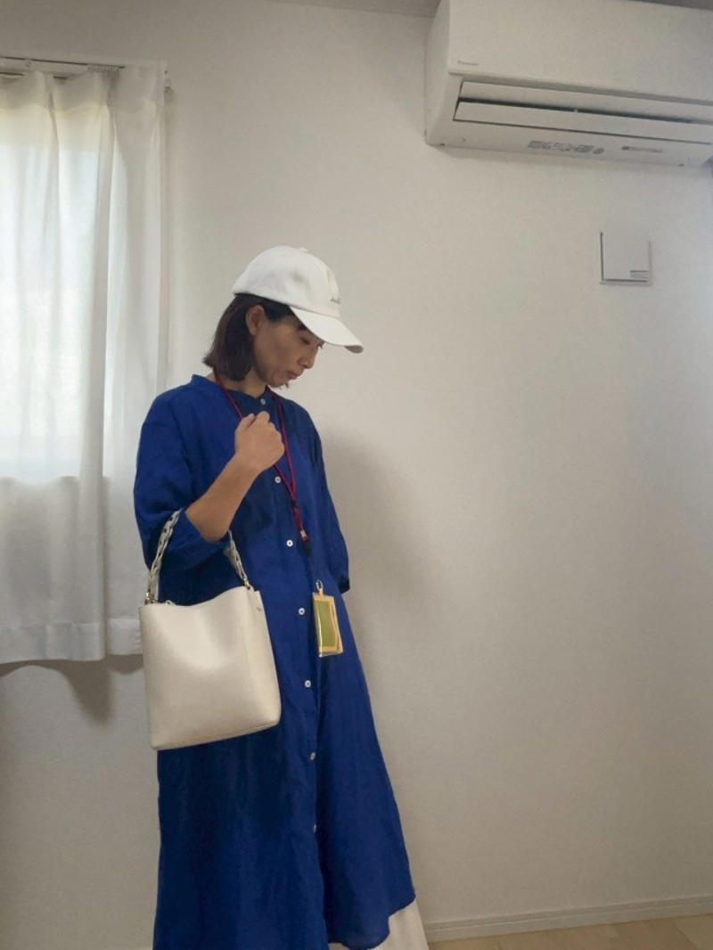 ・ひらめきから2週間、服屋をさまよう日々, ・しまむらでついに発見！, ・コーデ1：ビビッと来た青のゆったりカーディガン, ・コーデ2：濃いブルーのワンピでシンプルに, ・いつか聖地でコーデの最終チェックを