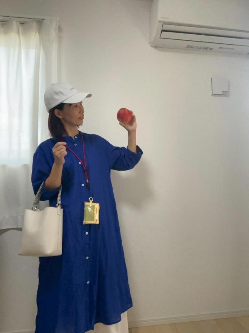 ・ひらめきから2週間、服屋をさまよう日々, ・しまむらでついに発見！, ・コーデ1：ビビッと来た青のゆったりカーディガン, ・コーデ2：濃いブルーのワンピでシンプルに, ・いつか聖地でコーデの最終チェックを