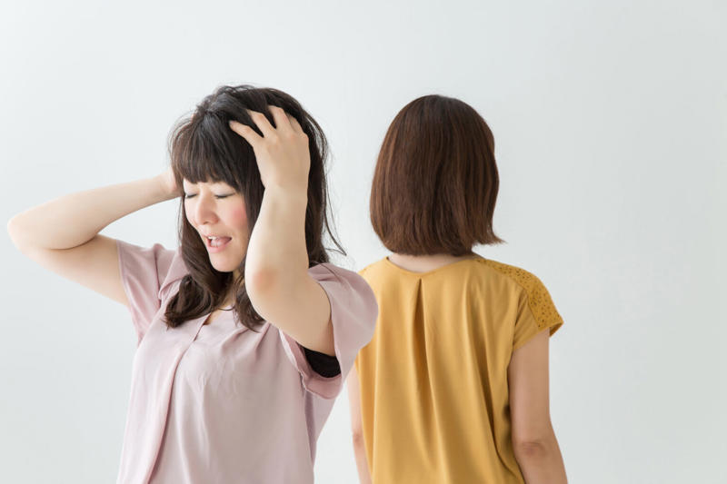 1.自分の意見や思想を押し通す, 2.相手の話や意見に否定的な反応ばかり返す, 3.上から目線で相手を見下すような発言, 4.依存や執着心から相手に干渉しすぎる, 5.気分で態度をあからさまに変える, 6.相手が傷つく言葉を平気で投げかける, 7.相手の善意を利用した配慮のない行動