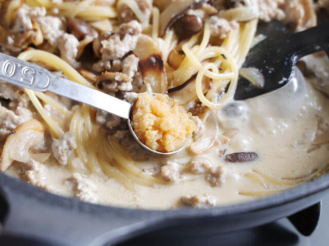 焼ききのことひき肉の味噌ミルクパスタを試すのにかかる時間, 焼ききのことひき肉の味噌ミルクパスタのレシピ, 焼ききのことひき肉の味噌ミルクパスタの材料（2人分）, 焼ききのことひき肉の味噌ミルクパスタの作り方