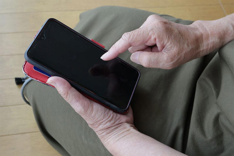 スマホが「60代9割」「70代8割」「80代前半6割」に普及, 日本のキャッシュレス化は新たなステージへ, 「送る」「受け取る」のしやすさの違い, 乗り物での使いやすさ, お店での支払い方, 地方では「クレカのタッチ決済」の利便性が増す見込み, 不安①：「操作が分からない」「トラブルが怖い場合」, 不安②：「お金を使いすぎないか」「詐欺に遭わないか」