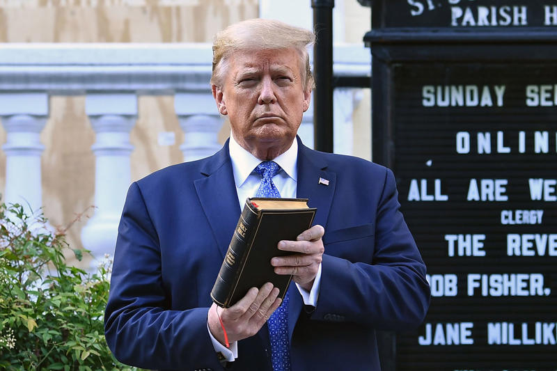 トランプ大統領の健康状況とは, 死亡説までささやかれる, それほど深刻な問題ではないが, 老人性紫斑の可能性も, フェイクニュースが拡散, 複数の偽情報が確認される