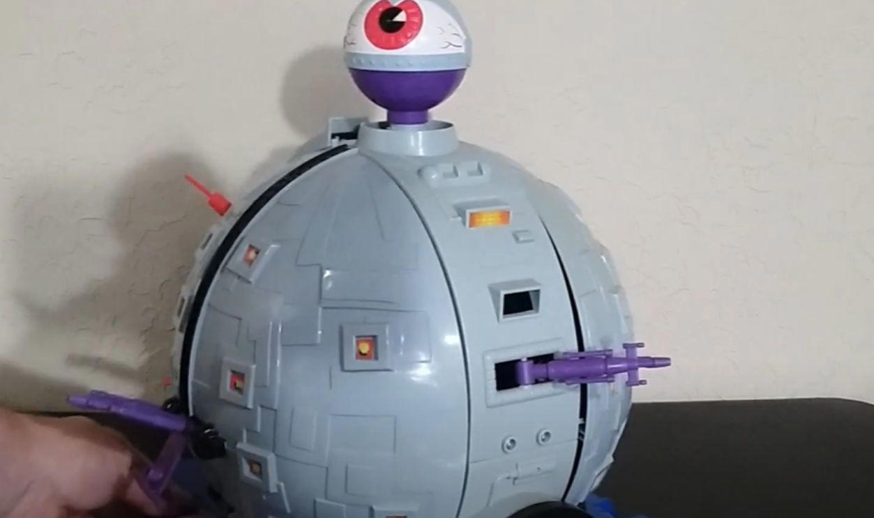 When Toys Become Treasures, She-Ra And Swift Wind, Silver Shirt Luke Cage, Attack Armor Batman, Spider-Man, Dinosaucers, MacGyver, Green Beret G.I. Joe, Optimus Prime, The Blank, Computron, Scratch The Cat, Rocket-Firing Boba Fett, Laser Power He-Man and Laser Light Skeletor, Technodrome, Marvelmania Ghost Rider, Blue Wasp, El Capitan Rayo, Yak Face