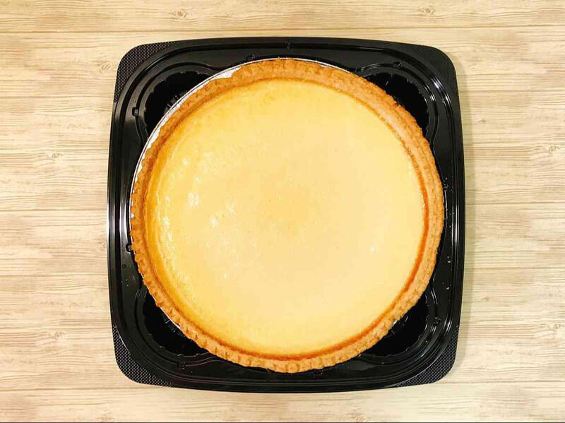 コストコの「パンプキンパイ」のおいしい食べ方, コストコの「パンプキンパイ」の値段, コストコの「パンプキンパイ」の原材料, コストコの「パンプキンパイ」のカロリー, コストコの「パンプキンパイ」の消費期限と冷凍保存方法, かためプリンの決定版！ 「キャラメルフラン」, 濃厚でクリーミーな「トリプルチーズタルト」