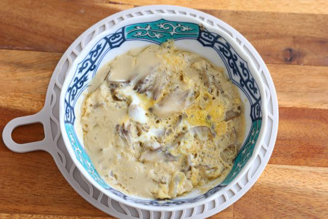 5分で完成！レンジで簡単「まいたけの卵とじ丼」, 材料（作りやすい分量）, 作り方（調理時間5分）, 食べてキレイを磨く！レシピのポイント