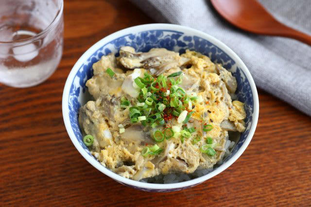 5分で完成！レンジで簡単「まいたけの卵とじ丼」, 材料（作りやすい分量）, 作り方（調理時間5分）, 食べてキレイを磨く！レシピのポイント