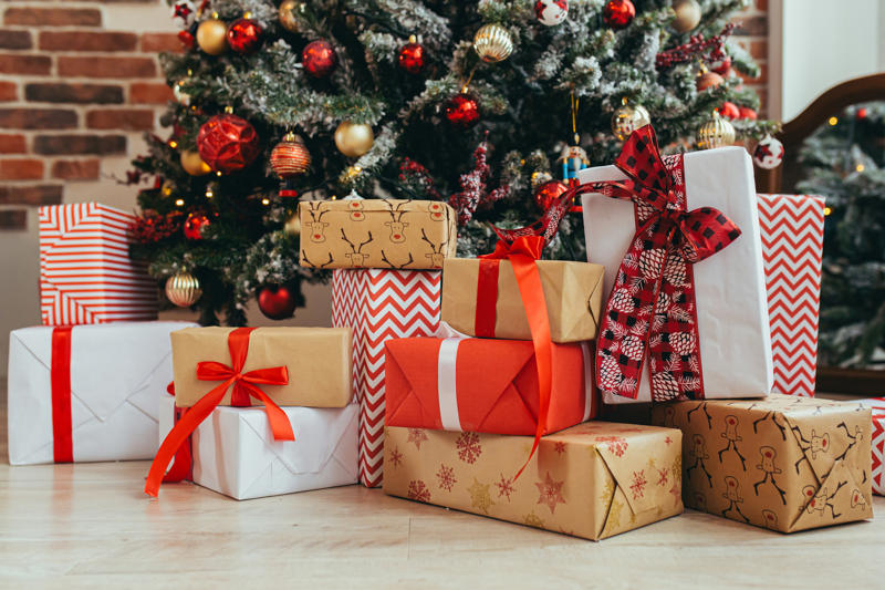 Make sure he smells good, Upgrade his tech, Treat yourself to some quality meals, Think of something personal, Accesorise, accesorise, accesorise!, Get practical