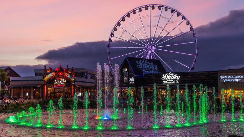 Sunliner Diner, Gorilla Taco, The Old Mill Restaurant, Mama's Farmhouse, Frizzle Chicken Café, Downtown Flavortown, Blue Moose Burgers and Wings, Cookie Dough Monster Burgers & Shakes, Sawyer's Farmhouse, Methodology