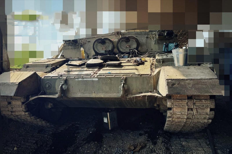 指揮偵察車「ラドガ」, 「幻の車両」を戦場に投入するロシア, 兵員輸送車として利用か, 生産数はわずか4両, 2024年にも目撃される, ほかにも興味深い事例が, 幻のウクライナ製歩兵戦闘車, ウクライナの試作車両「BMP-55」か, 旧ソ連時代の戦車を改修, 旧式の戦車を近代化, 多くは知られていない, 近代化計画の一環, エンジンを前方に移し、歩兵輸送用に, 地雷にも耐えられる, ソビエト時代の歩兵戦闘車よりも優れている, 輸送力や火力もある, 重機関銃と対戦車ミサイルで武装, 可能性としての試作にとどまっていた, ロシアの手に落ちたのかも不明