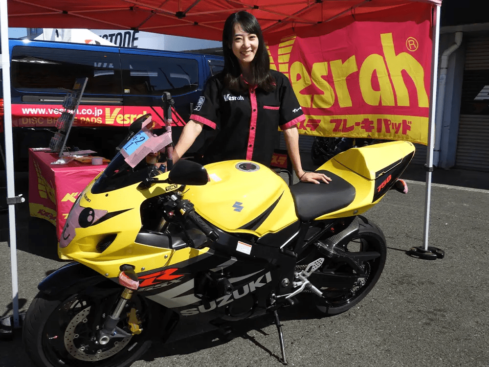 父親との雑談が興味のきっかけ, バイク上達の執念でインドア派のときさんに変化が, 気持ちが落ちている時はバイクに乗らないのも安全の秘訣, バイクは新鮮な気持ちを常に与えてくれる, 二輪車の楽しさや利便性、安全性に関する情報を発信