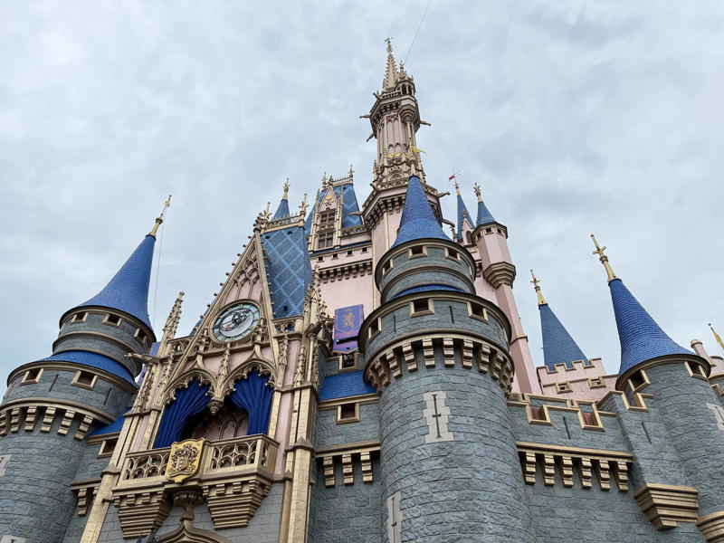 How much does it cost to go to Dollywood or Disney World?, Rides and attractions, Shows and entertainment, Dining at Dollywood and Disney World, Seasonal events, Dollywood and Disney hotels, Is Dollywood or Disney World best for you?