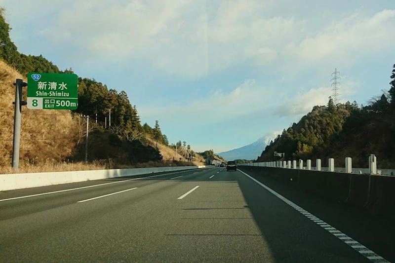 新東名高速の現在地, 東名を救う未開通25km, 高松トンネルが阻む工事難所, 不確実性が残す橋梁・トンネル工事, 東名沿線物流効率の革新と波及, 代替ルート整備で物流利便性向上, 交通分散と物流革新の展望, 渋滞緩和と物流効率化の実現