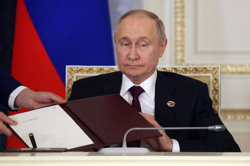 ロシアの機密文書漏洩で判明したロシア軍の損害, ウクライナのホットラインが公開, 行方不明者・負傷者, 第二次世界大戦の激戦に匹敵, ポクロウシクをめぐる攻防, ウクライナ軍参謀本部が発表したデータ, 開戦から現在までの損失, 英国防省による推計, 戦後も残る深い傷, ロシア軍が失った装備品, オープンソースインテリジェンスによる集計