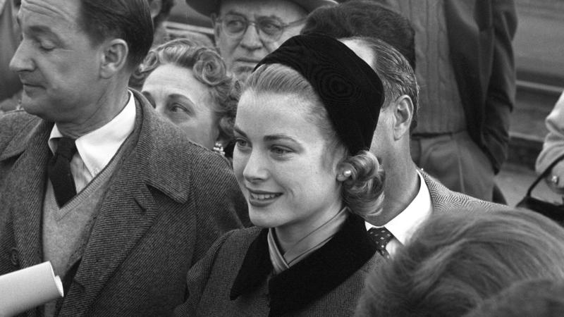 10. Grace Kelly 1. Princess Diana, 2. Meghan Markle, 3. Queen Elizabeth II, 4. Kate Middleton, 5. Queen Alexandra of Denmark, 6. Princess Margaret, 7. Queen Letizia of Spain, 8. Princess Eugenie, 9. Queen Camilla, 10. Grace Kelly, 11. Queen Beatrix, 12. Marie Antoinette, 13. Princess Anne, 14. Princess Caroline of Monaco, 15. Queen Elizabeth The Queen Mother, 16. Empress Michiko, 17. Princess Angela, 18. Princess Victoria, 19. Queen Rania of Jordan, 20. Queen Victoria