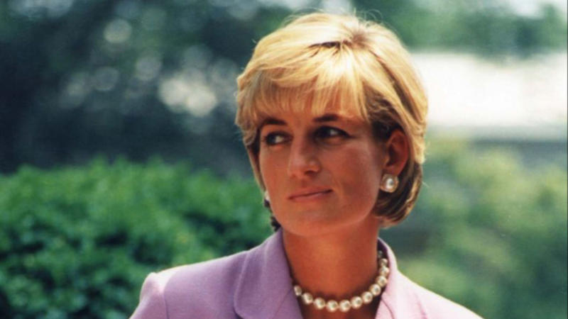 1. Princess Diana 1. Princess Diana, 2. Meghan Markle, 3. Queen Elizabeth II, 4. Kate Middleton, 5. Queen Alexandra of Denmark, 6. Princess Margaret, 7. Queen Letizia of Spain, 8. Princess Eugenie, 9. Queen Camilla, 10. Grace Kelly, 11. Queen Beatrix, 12. Marie Antoinette, 13. Princess Anne, 14. Princess Caroline of Monaco, 15. Queen Elizabeth The Queen Mother, 16. Empress Michiko, 17. Princess Angela, 18. Princess Victoria, 19. Queen Rania of Jordan, 20. Queen Victoria