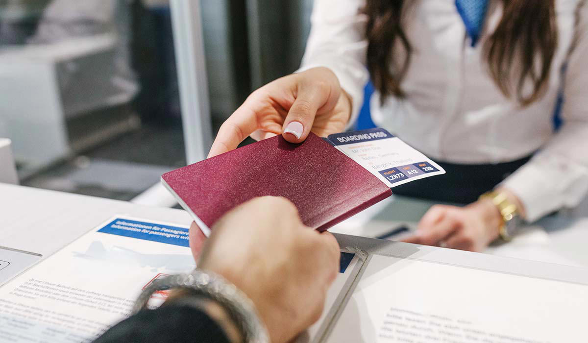 ENTRY REFUSALS WILL BE HELD NEW EUROPEAN TRAVEL RULES, EXIT/ENTRY SYSTEM, WILL WE HAVE TO PREPARE?, WHAT ABOUT PASSPORT STAMPING?, WHEN WILL THE EES BEGIN?, FACE AND FINGERPRINT RECOGNITION, ENTRY REFUSALS WILL BE HELD, WHEN WILL IT FULLY KICK IN?, WHO DO THESE RULES APPLY TO?, WHICH COUNTRIES ARE INCLUDED?