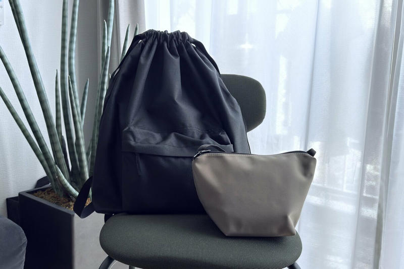 愛用リュックは無印良品、バッグインバッグで整理整頓, 「服は少なく、下着は臨機応変」がマイルール, 小物類は「小さいもの」「兼用できるもの」を選ぶ, 荷物を軽くするために減らしたもの, 少ない荷物のなか、あえて持っていくもの, 少ない荷物で旅行する3つのメリット