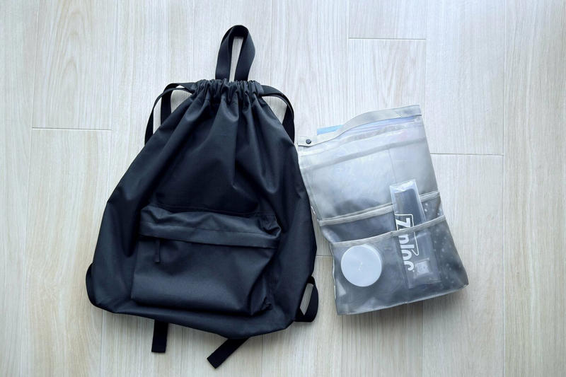 愛用リュックは無印良品、バッグインバッグで整理整頓, 「服は少なく、下着は臨機応変」がマイルール, 小物類は「小さいもの」「兼用できるもの」を選ぶ, 荷物を軽くするために減らしたもの, 少ない荷物のなか、あえて持っていくもの, 少ない荷物で旅行する3つのメリット