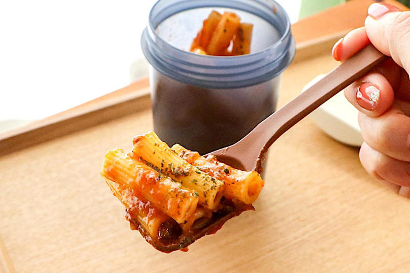 無印良品のカップタイプのお弁当箱, メイン料理にぴったりな450mL, サラダやデザートを持ち歩ける350mL, 便利な反面、注意点もあり！