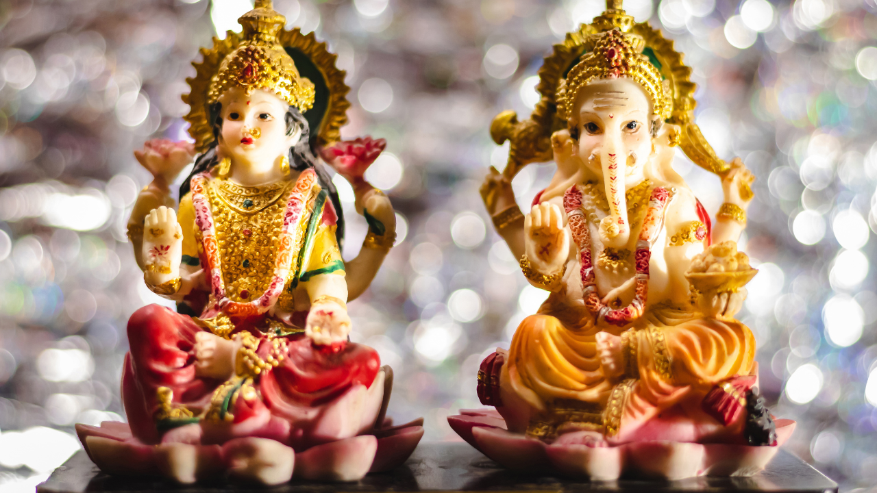 Gold and silver, New utensils, Lakshmi and Ganesh idol, Buying Dhaniya and Namak, New clothes, 3 things to never bring home on Dhanteras