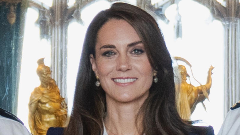 4. Kate Middleton 1. Princess Diana, 2. Meghan Markle, 3. Queen Elizabeth II, 4. Kate Middleton, 5. Queen Alexandra of Denmark, 6. Princess Margaret, 7. Queen Letizia of Spain, 8. Princess Eugenie, 9. Queen Camilla, 10. Grace Kelly, 11. Queen Beatrix, 12. Marie Antoinette, 13. Princess Anne, 14. Princess Caroline of Monaco, 15. Queen Elizabeth The Queen Mother, 16. Empress Michiko, 17. Princess Angela, 18. Princess Victoria, 19. Queen Rania of Jordan, 20. Queen Victoria