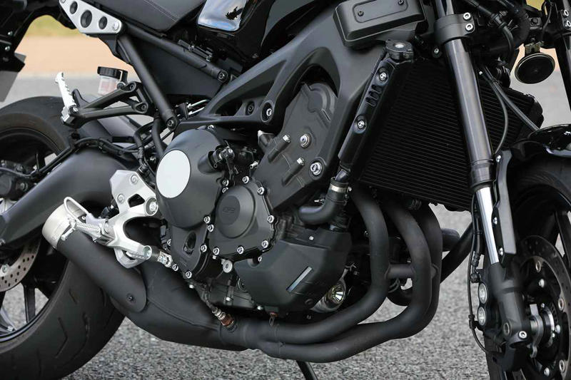 ヤマハ「XSR」ヒストリー, ヤマハ「XSR900 ABS」系譜（2016～2025年モデル）, ヤマハ「XSR900 ABS」の主なスペック・燃費・製造国・価格, ヤマハ「XSR700 ABS」系譜（2018年～2024年モデル）, ヤマハ「XSR700 ABS」の主なスペック・価格, 関連のおすすめ記事