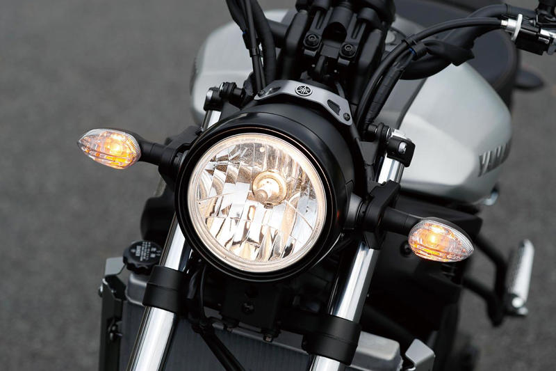 ヤマハ「XSR」ヒストリー, ヤマハ「XSR900 ABS」系譜（2016～2025年モデル）, ヤマハ「XSR900 ABS」の主なスペック・燃費・製造国・価格, ヤマハ「XSR700 ABS」系譜（2018年～2024年モデル）, ヤマハ「XSR700 ABS」の主なスペック・価格, 関連のおすすめ記事