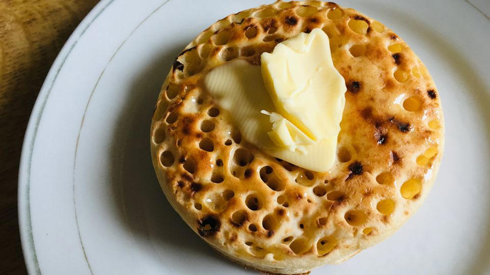 Bolani, Afghanistan, Lavash, Armenia, Damper bread, Australia, Luchi, Bangladesh, Pão de queijo, Brazil, Montreal bagels, Canada, Marraqueta, Chile, Shaobing, China, Pan Cubano, Cuba, Libba, Egypt, Pupusas, El Salvador, Injera, Ethiopia, Baguette, France, Khachapuri, Georgia, Pumpernickel, Germany, Pai bao, Hong Kong, Dökkt rúgbrauð, Iceland, Paratha, India, Roti gambang, Indonesia, Sangak, Iran, Soda bread, Ireland, Challah, Israel, Ciabatta, Italy, Bammy bread, Jamaica, Kare pan, Japan, Taboon bread, Jordan, Roti canai, Malaysia, Ħobż tal-Malti, Malta, Tortillas, Mexico, Khobz kesra, Morocco, Fry bread, Navajo Nation, Tijgerbrood, Netherlands, Rēwena parāoa, New Zealand, Lefse, Norway, Podplomyk, Poland, Broa de milho, Portugal, Karavai, Russia, Pane carasau, Sardinia, Proja, Serbia, Gyeran-ppang, South Korea, Appam, Sri Lanka, Kisra, Sudan and South Sudan, Limpa bread, Sweden, Balep korkun, Tibet, Simit, Turkey, Crumpets, United Kingdom, Biscuits, United States, Non, Uzbekistan, Arepa, Venezuela, Malawach, Yemen
