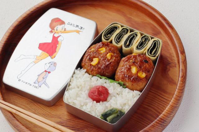 幼児弁当箱にギュッ！「コーン入り照り焼きハンバーグ」「ぐるぐる海苔巻き卵」2品弁当, 1品目 コーン入り照り焼きハンバーグ, 2品目 ぐるぐる海苔巻き卵, 材料 （作りやすい分量・1人分）, 2品弁当の詰め方プロセス, 「心が楽になる2品弁当」のルール