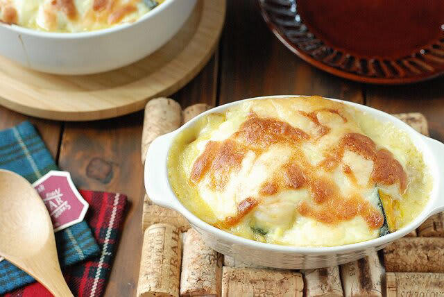 秋に食べたい！かぼちゃがおすすめの理由, タサン志麻さんの”かぼちゃグラタン„再現レシピ, かぼちゃグラタンの材料（4人分）, かぼちゃグラタンの作り方, 豆乳ホワイトソースのレシピ, 豆乳ホワイトソースの材料（出来上がり500g・作りやすい量）, 豆乳ホワイトソースの作り方