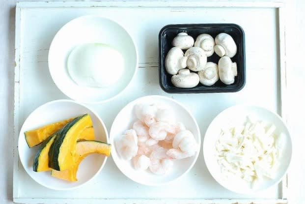 秋に食べたい！かぼちゃがおすすめの理由, タサン志麻さんの”かぼちゃグラタン„再現レシピ, かぼちゃグラタンの材料（4人分）, かぼちゃグラタンの作り方, 豆乳ホワイトソースのレシピ, 豆乳ホワイトソースの材料（出来上がり500g・作りやすい量）, 豆乳ホワイトソースの作り方